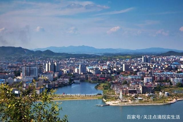 江西都昌县2019年人均GDP为2.84万元，在九江市区中排名垫底！