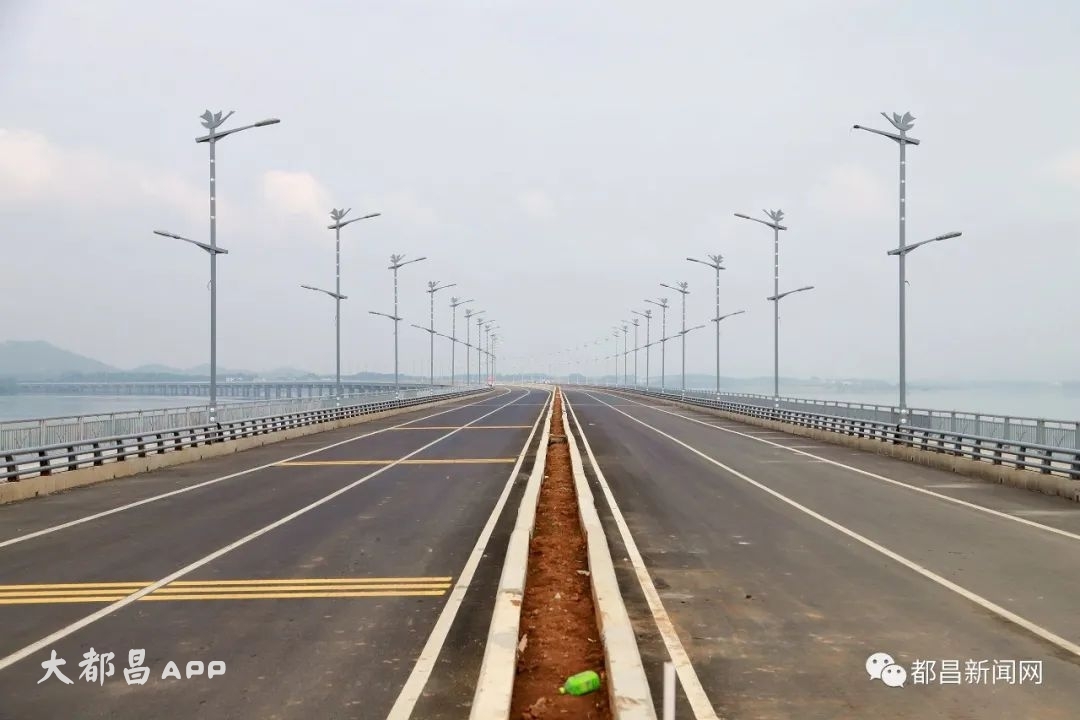 省道S214都昌多宝至县城段： 文明样板路 发展快速路 致富小康路