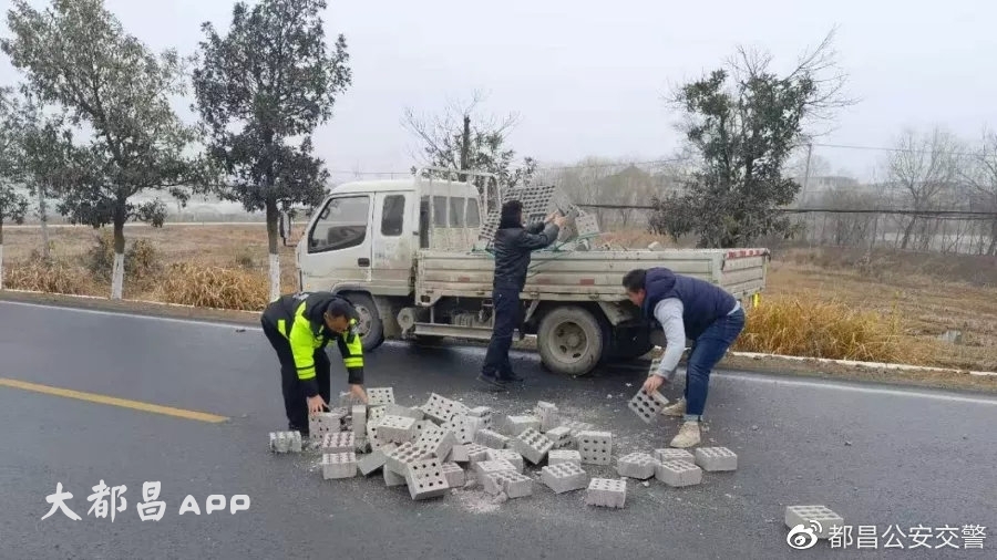 平安春运 交警同行】守护春运平安，都昌交警这样做...