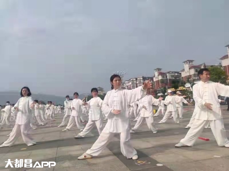 都昌县老年体协广泛开展太极拳健身活动