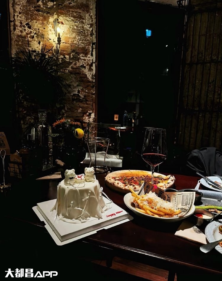 杭州外围-大圈外围-高端圈子-日结2万不压-颜高小妹放心来