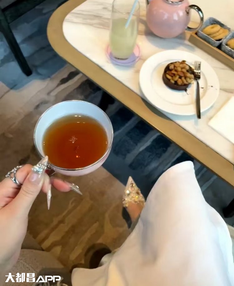 #财富价值密码#享受奢华生活#太原市外围招聘#日结1万